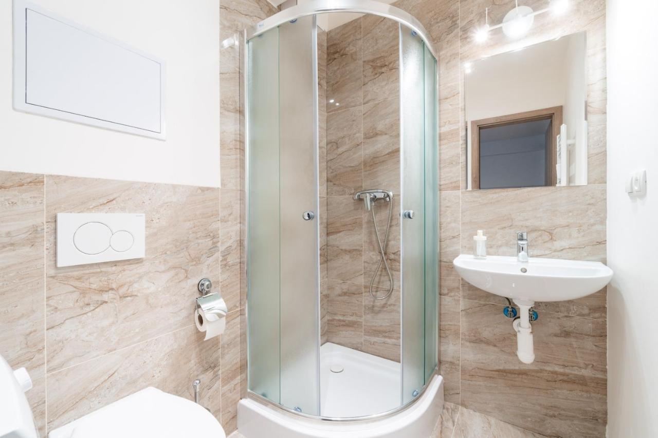 Brand New Studio Apartment #31 In Brand New Building With Free Parking In The Center Praga Exterior foto