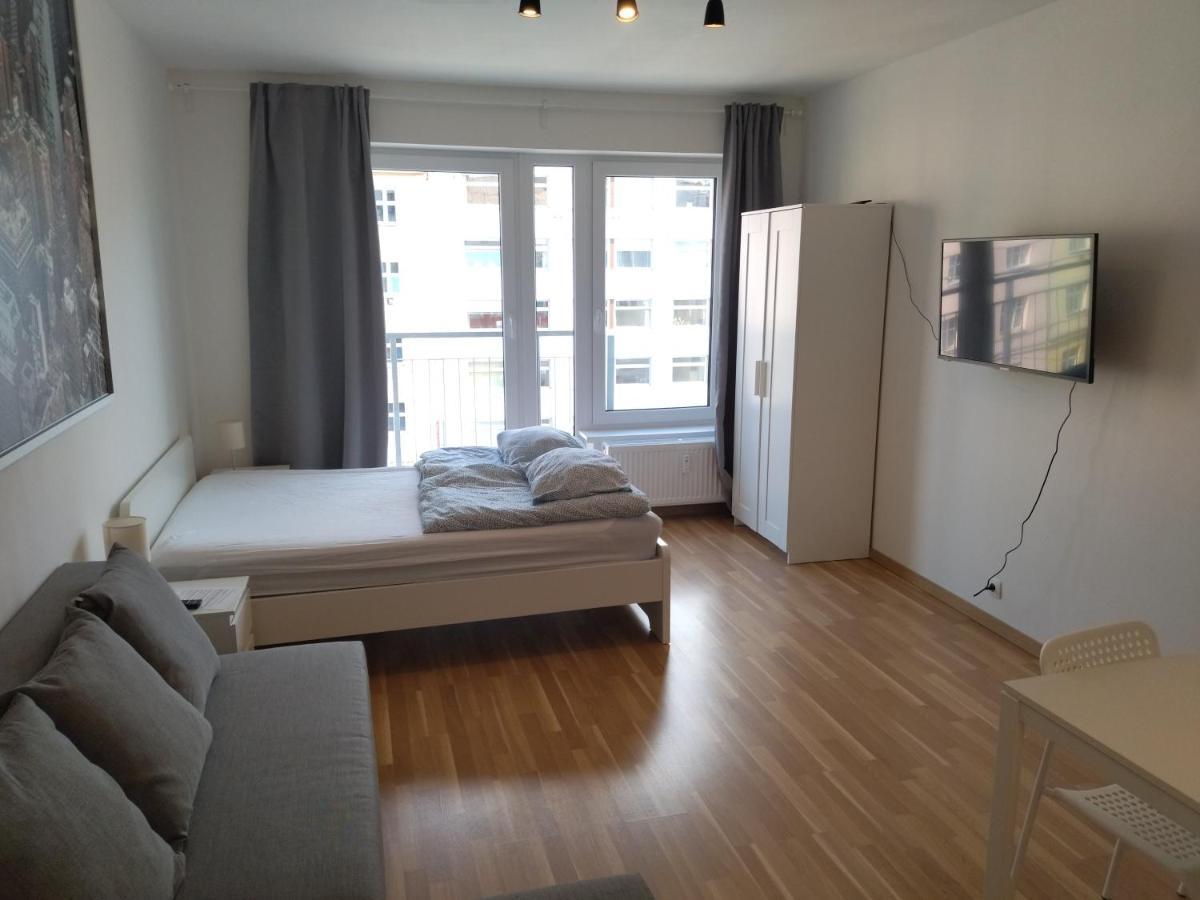 Brand New Studio Apartment #31 In Brand New Building With Free Parking In The Center Praga Exterior foto